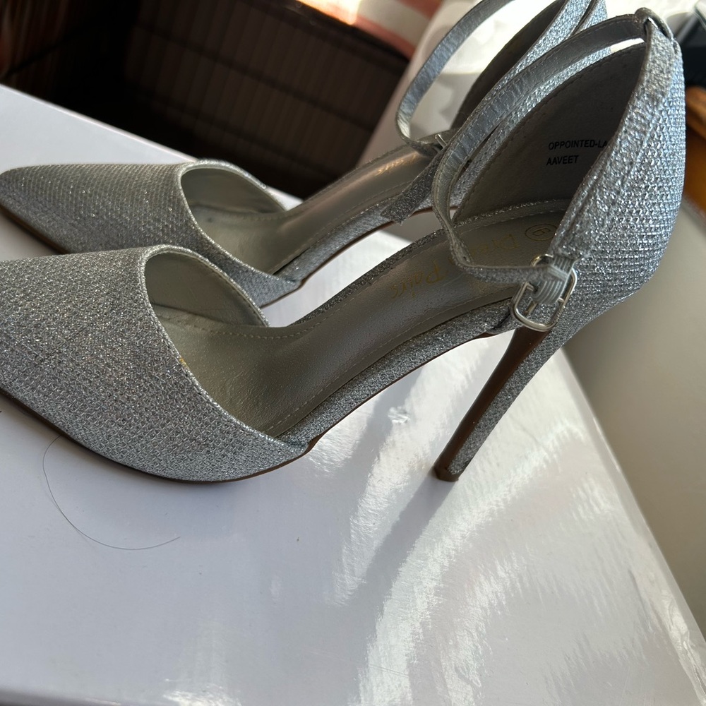 Dream Pairs Glittering Silver Heels